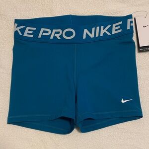 Women’s Nike pro compression shorts! NWT